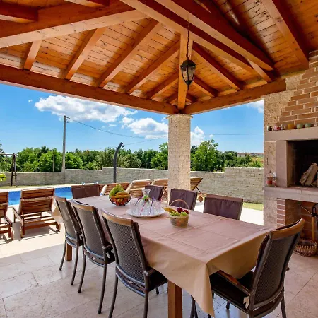 Casa de Férias Baretuni By Interhome Prnjani