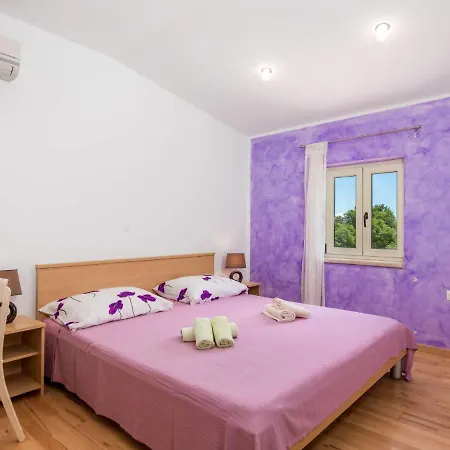Baretuni By Interhome Prnjani