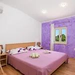 Baretuni By Interhome Prnjani