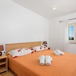 Baretuni By Interhome *
