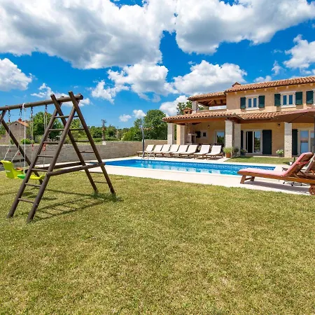Holiday home Baretuni - Lbn390 By Interhome