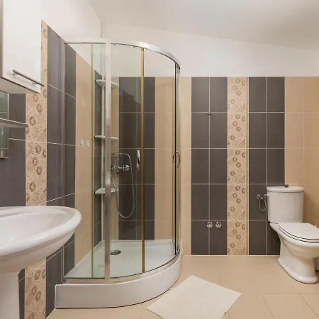 Holiday home Baretuni - Lbn390 By Interhome Prnjani